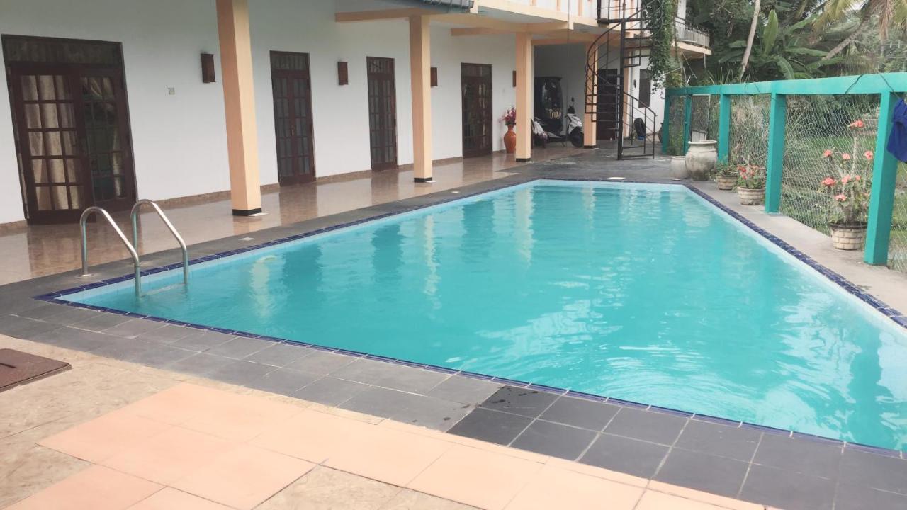 Royal Ace Unawatuna Buitenkant foto