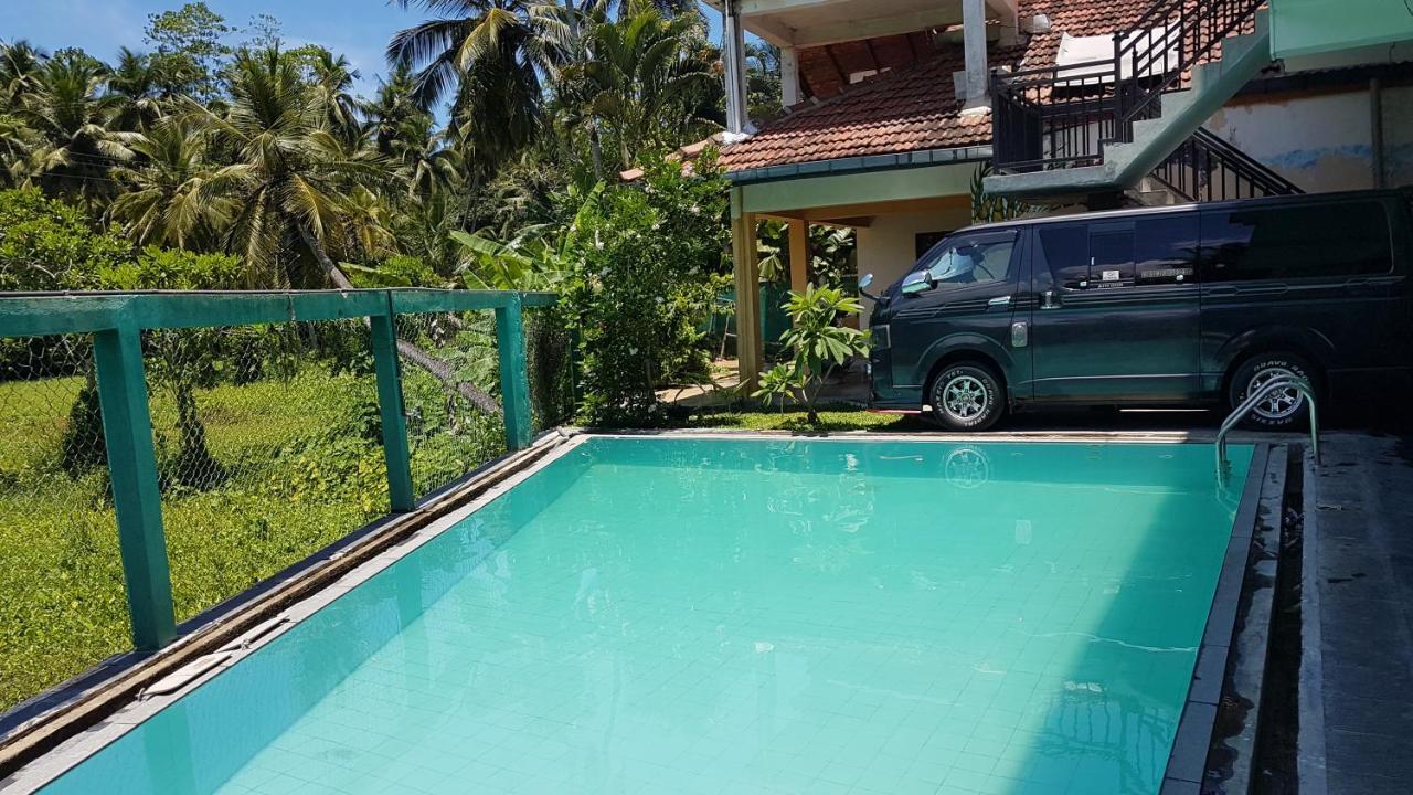 Royal Ace Unawatuna Buitenkant foto