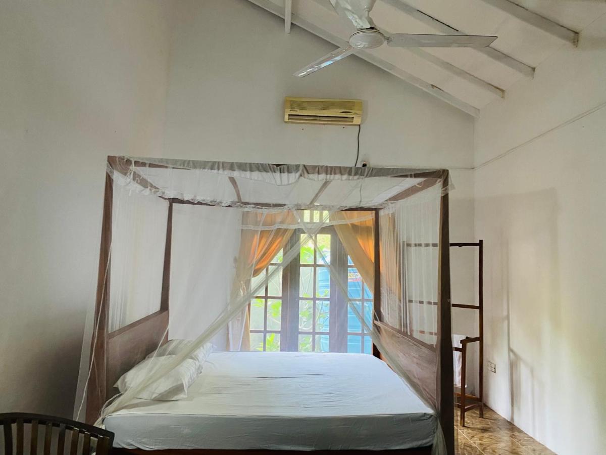 Royal Ace Unawatuna Buitenkant foto