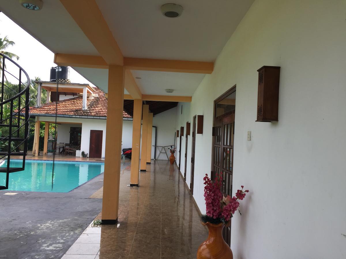 Royal Ace Unawatuna Buitenkant foto